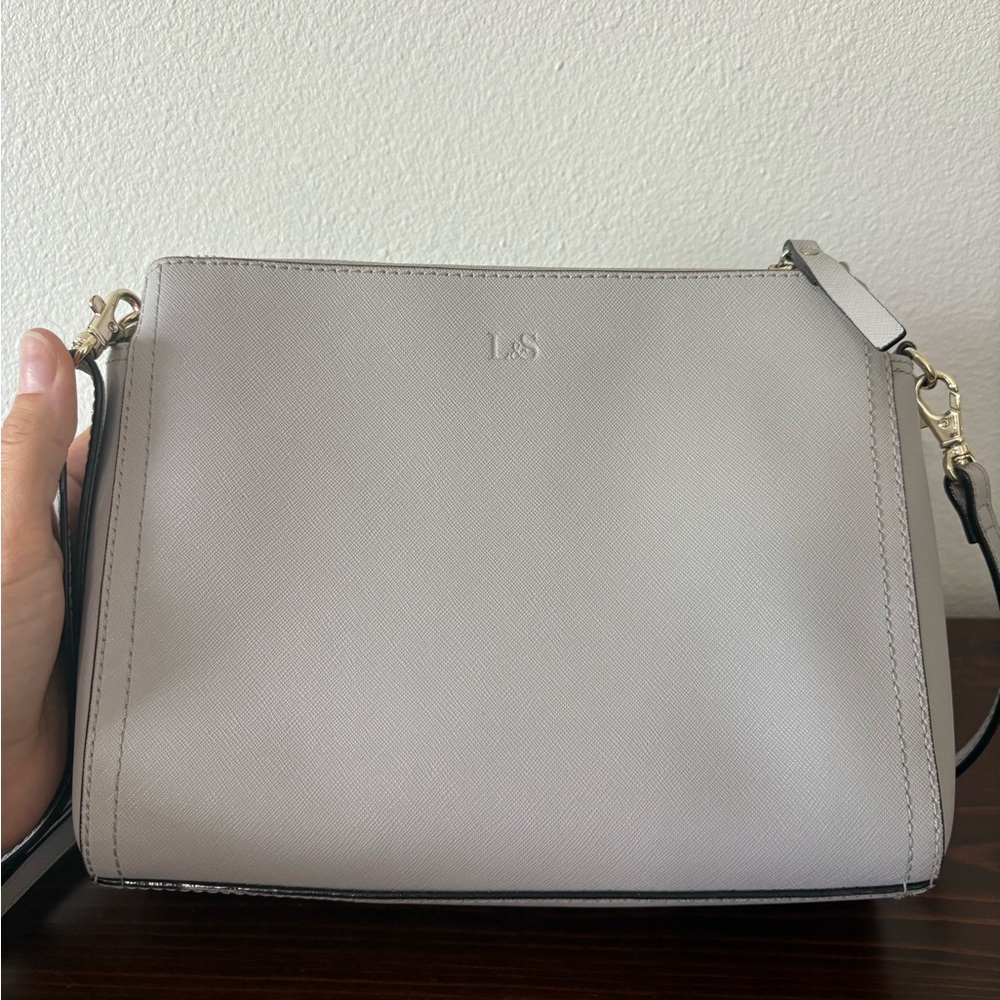 Lo & Sons Pearl Saffiano Leather Light Grey Crossbody Purse - Picture 7 of 12